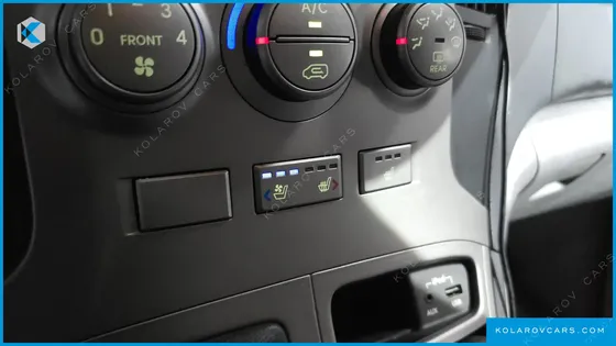 HYUNDAI STAREX 5-SEATER VAN
