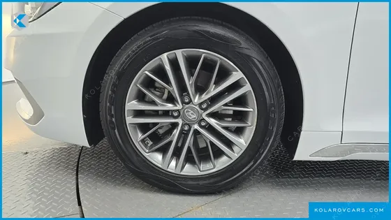 HYUNDAI GRANDEUR 2.4 MODERN