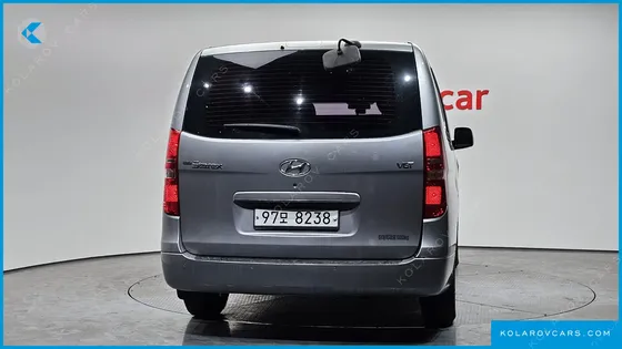 HYUNDAI STAREX 5-SEATER VAN
