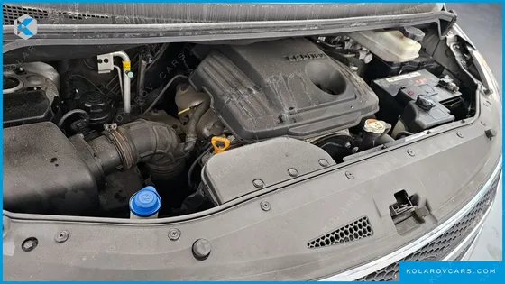 HYUNDAI STAREX 5-SEATER VAN