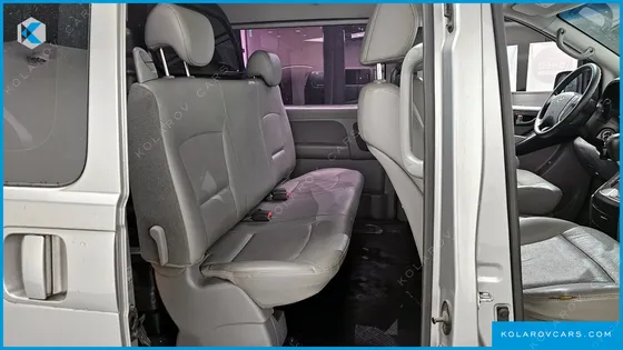 HYUNDAI STAREX 5-SEATER VAN