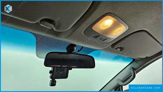 HYUNDAI STAREX 5-SEATER VAN