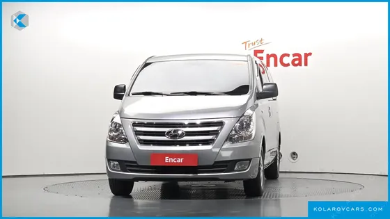 HYUNDAI STAREX 5-SEATER VAN