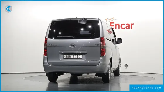 HYUNDAI STAREX 5-SEATER VAN