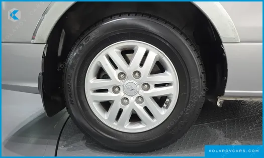 HYUNDAI STAREX 5-SEATER VAN