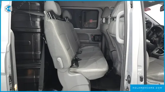 HYUNDAI STAREX 5-SEATER VAN