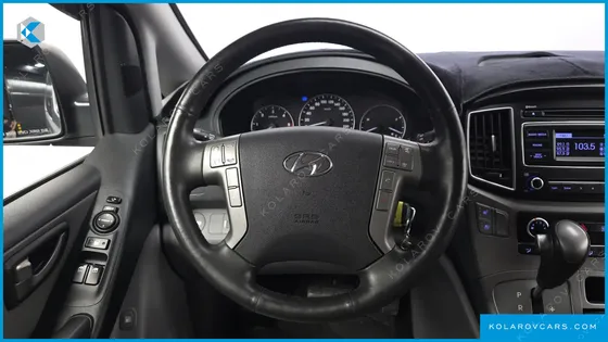 HYUNDAI STAREX 5-SEATER VAN