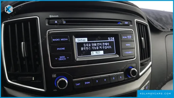 HYUNDAI STAREX 5-SEATER VAN