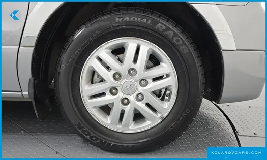 HYUNDAI STAREX 5-SEATER VAN