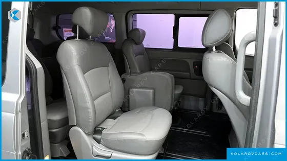 HYUNDAI STAREX 11-SEATER WAGON
