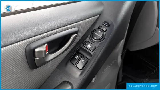 HYUNDAI STAREX 11-SEATER WAGON