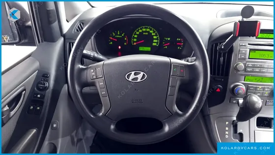 HYUNDAI STAREX 11-SEATER WAGON