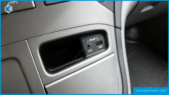 HYUNDAI STAREX 11-SEATER WAGON