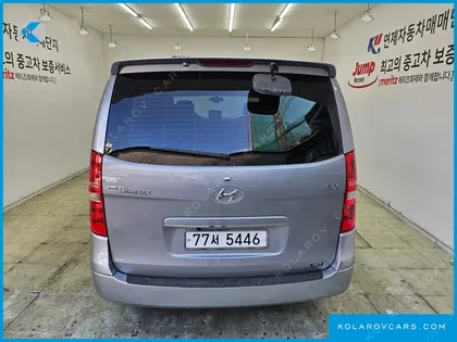 HYUNDAI STAREX 12-SEATER WAGON
