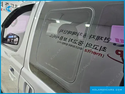 HYUNDAI STAREX 12-SEATER WAGON