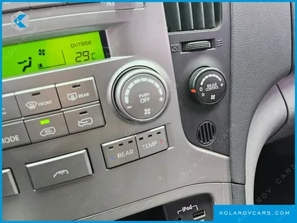 HYUNDAI STAREX 12-SEATER WAGON
