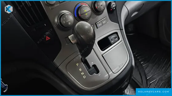HYUNDAI STAREX 11-SEATER WAGON
