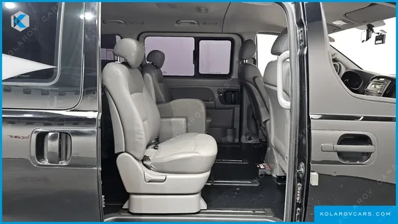HYUNDAI STAREX 11-SEATER WAGON