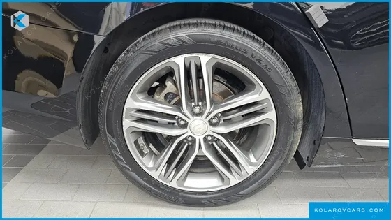 HYUNDAI GRANDEUR 3.0 LPI EXCLUSIVE (RENTAL CAR)