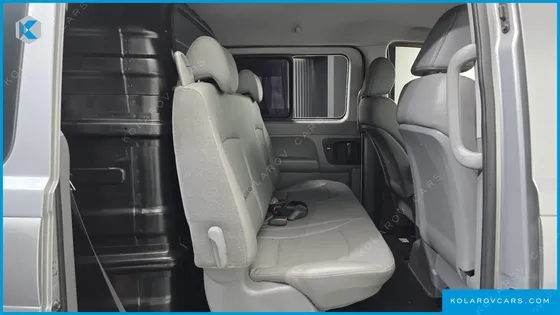 HYUNDAI STAREX 5-SEATER VAN
