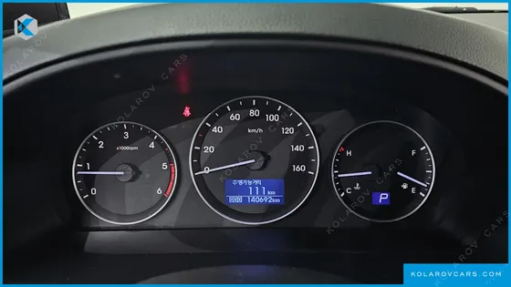 HYUNDAI STAREX 11-SEATER WAGON