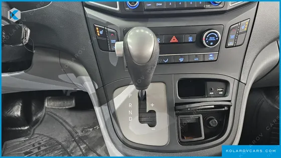 HYUNDAI STAREX 11-SEATER WAGON