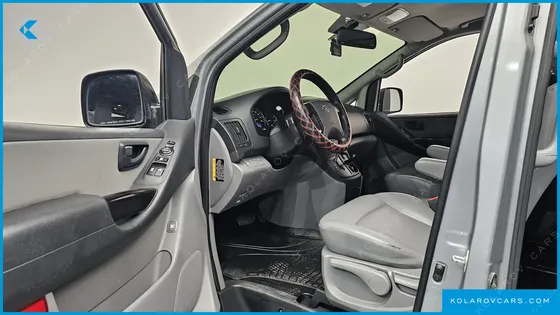 HYUNDAI STAREX 11-SEATER WAGON