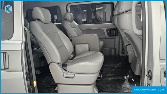 HYUNDAI STAREX 11-SEATER WAGON