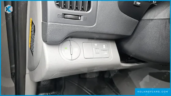 HYUNDAI STAREX 11-SEATER WAGON