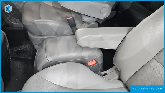 HYUNDAI STAREX 11-SEATER WAGON