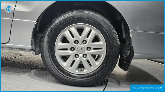 HYUNDAI STAREX 11-SEATER WAGON