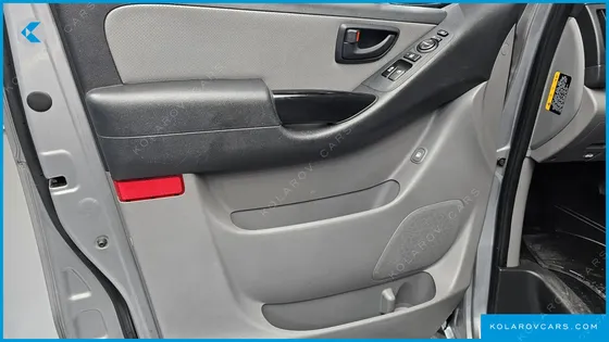 HYUNDAI STAREX 11-SEATER WAGON