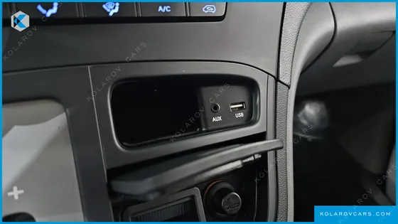 HYUNDAI STAREX 11-SEATER WAGON