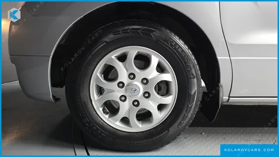 HYUNDAI STAREX 11-SEATER WAGON