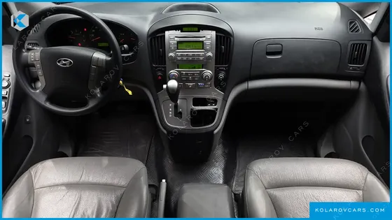 HYUNDAI STAREX 11-SEATER WAGON