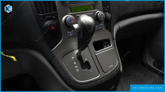 HYUNDAI STAREX 11-SEATER WAGON