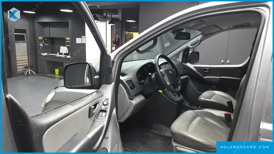 HYUNDAI STAREX 11-SEATER WAGON