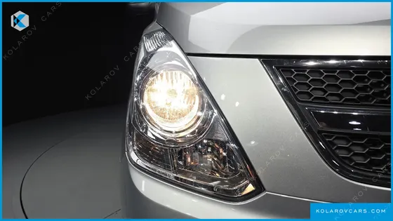 HYUNDAI STAREX 11-SEATER WAGON