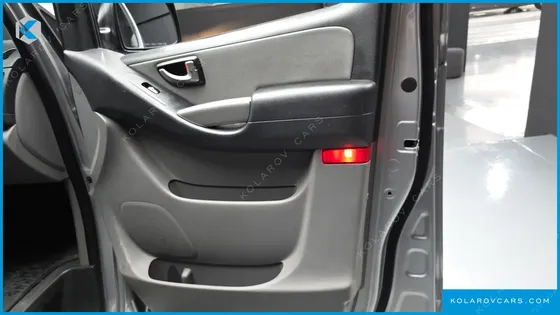 HYUNDAI STAREX 11-SEATER WAGON
