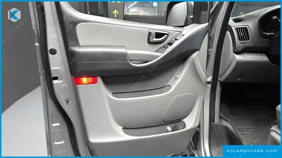 HYUNDAI STAREX 11-SEATER WAGON