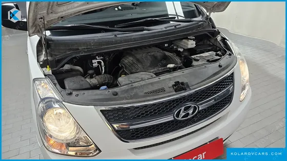HYUNDAI STAREX 12-SEATER WAGON