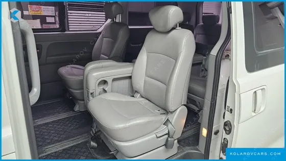 HYUNDAI STAREX 12-SEATER WAGON