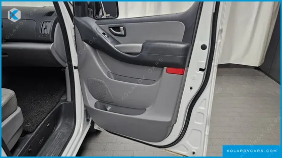 HYUNDAI STAREX 12-SEATER WAGON