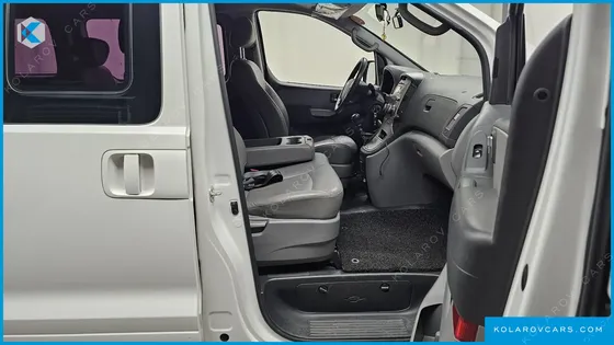 HYUNDAI STAREX 12-SEATER WAGON
