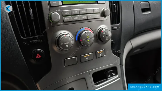 HYUNDAI STAREX 5-SEATER VAN