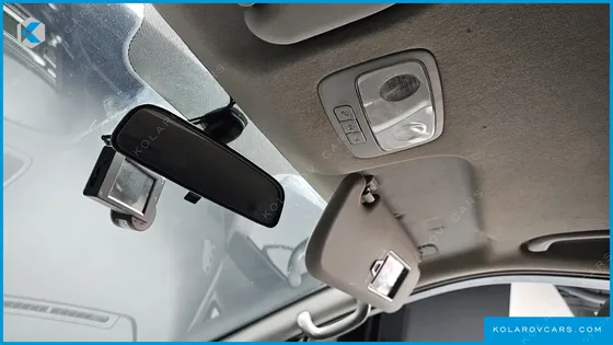 HYUNDAI STAREX 5-SEATER VAN