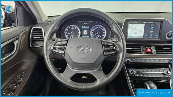 HYUNDAI GRANDEUR 3.0 LPI EXCLUSIVE (RENTAL CAR)