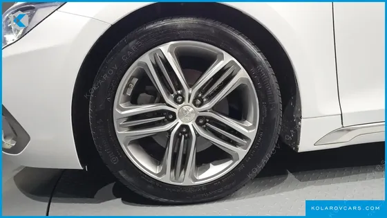 HYUNDAI GRANDEUR 3.0 LPI EXCLUSIVE (RENTAL CAR)
