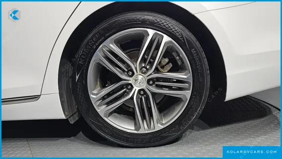 HYUNDAI GRANDEUR 3.0 LPI EXCLUSIVE (RENTAL CAR)