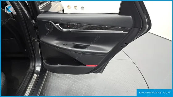 HYUNDAI GRANDEUR 3.0 MODREN BASIC (RENTAL CAR)